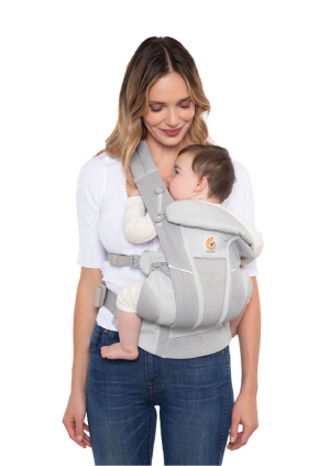 Le portage dorsal : porter bébé dans le dos, un jeu d'enfant !